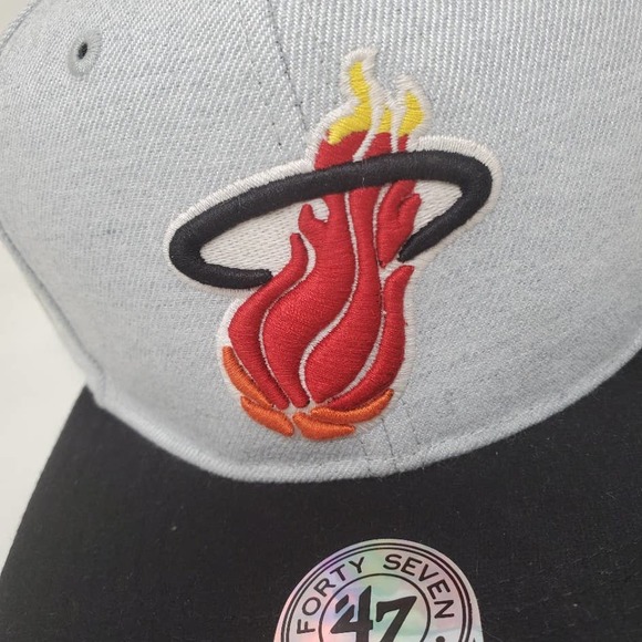 NBA 47 Brand Vintage Logo Snapback Cap - Miami Heat - Picture 2 of 5